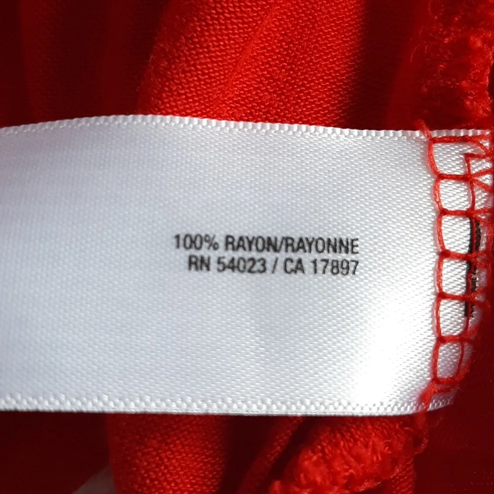 Old Navy t-shirt/tank top. Size Medium.Red - Picture 10 of 11